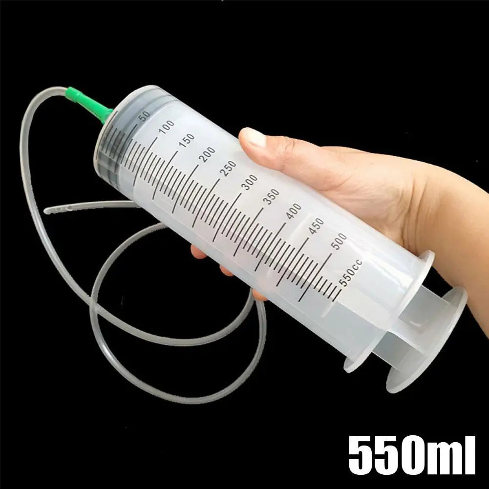 large-syringe-with-measurement