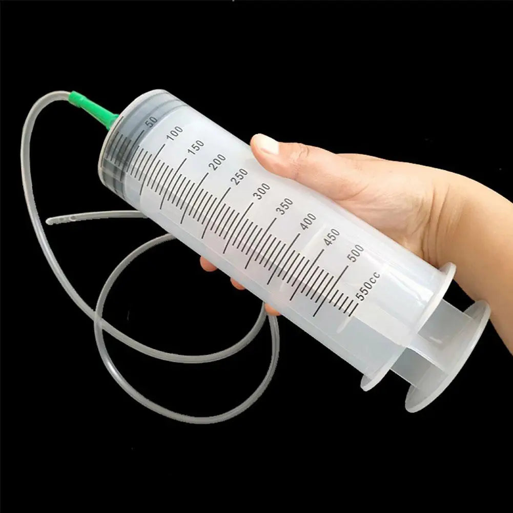 large-syringe-with-measurement