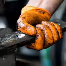 Heavy-Duty Disposable Nitrile Gloves